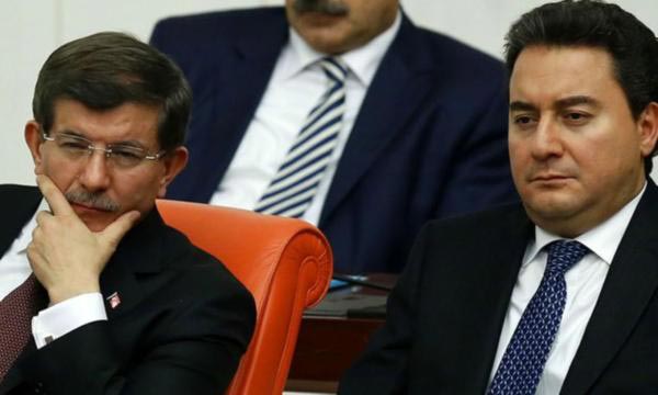 1.-yazi-icin-ahmet-davutoglu-ve-ali-babacan.jpg