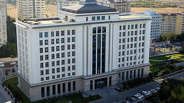 1.-yazi-icin-ak-parti-genel-merkezi-001.jpg