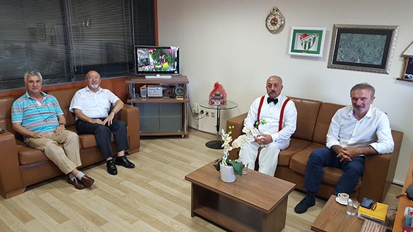 1.-yazi-icin-aktopraklik-hoyugu-kazi-baskani-prof.-dr.-necmi-karul,-gurkan-kaya,-prof.-dr.-abdulkadir-cucen,-filiz-gunes.jpg