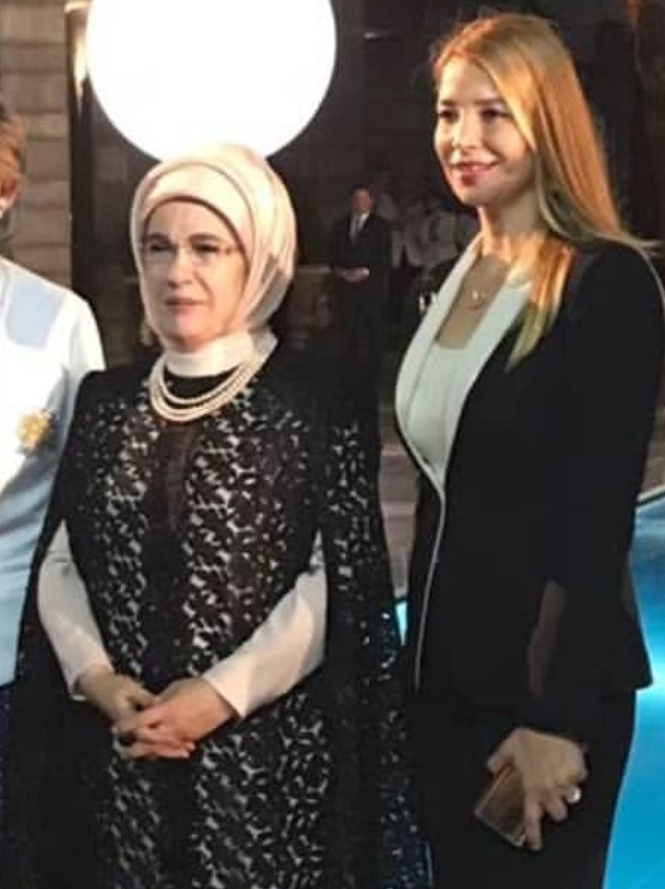 1.-yazi-icin-emine-erdogan-ve-nilufer-cevikel.jpg