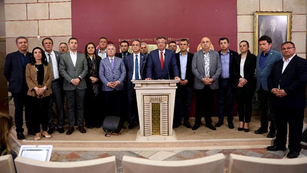1.-yazi-icin-iyi-partiye-gecen-chp-milletvekilleri,-erkan-aydin,-nurhayat-altaca-kayisoglu.jpg