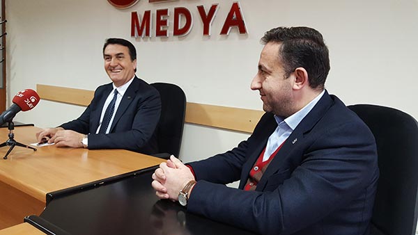 1.-yazi-icin-osmangazi-belediye-baskani-mustafa-dundar-ve-ak-parti-osmangazi-ilce-baskani-ufuk-comez.jpg