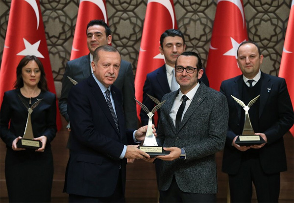 1.-yazi-icin-prof.-dr.-cem-sevik-ve-cumhurbaskani-recep-tayyip-erdogan.jpg