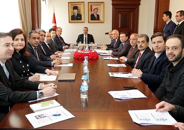 1.-yazi-icin-tarihi-carsi-ve-hanlar-icin-model-yonetim-yasa-taslagi-toplantisi,-vali-yakup-canbolat.jpg