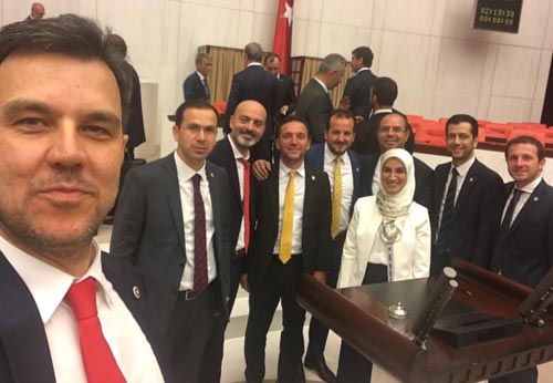 1.-yazi-icin-tbmm-gece-02.25-mesaisi,-ak-parti-bursa-milletvekilleri.jpg