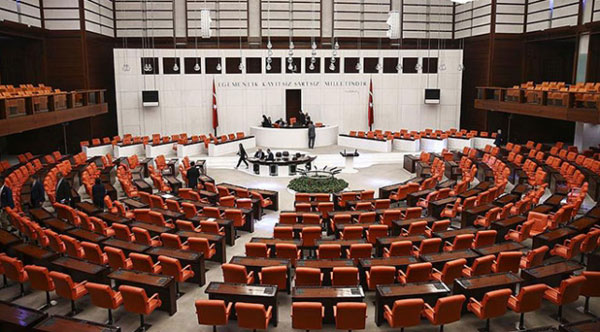 1.-yazi-icin-tbmm-genel-kurul-salonu.jpg