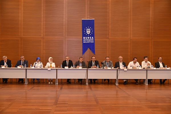 1.-yazi-icin-vali-yakup-canbolat,-ak-parti-bursa-milletvekilleri-ve-il-mudurleri-toplantisi.jpg
