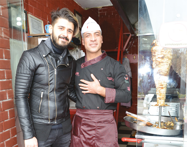 Emrah'ın Oğlu Tayfun, Bursa'da Dönerci Açtı ile ilgili görsel sonucu