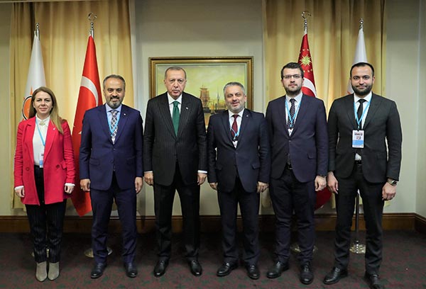 2.-yazi-icin-cumhurbaskani-recep-tayyip-erdogan-ve-bursa-ekibi.jpg