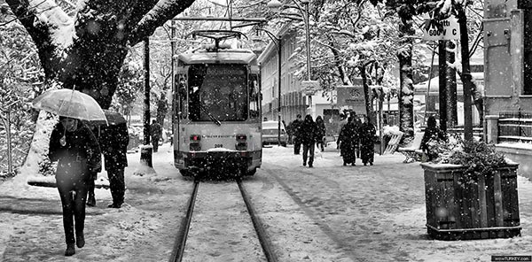 2.-yazi-icin-cumhuriyet-caddesi-tramvayi.jpg