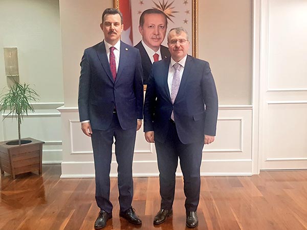 2.-yazi-icin-saglik-bakan-yardimcisi-halil-eldemir-ve-ak-parti-bursa-milletvekili-dr.-mustafa-esgin.jpg
