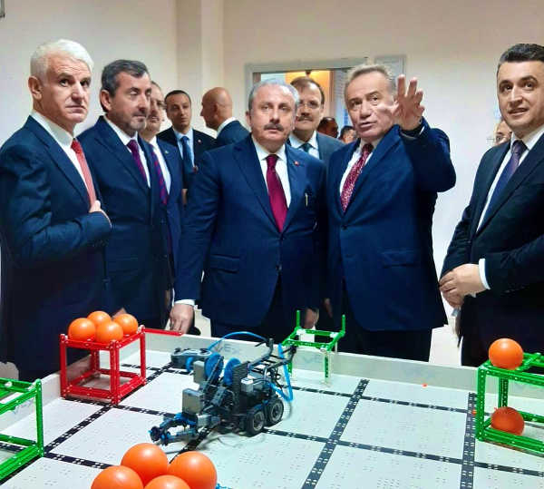 2.-yazi-icin-tbmm-baskani-mustafa-sentop-ve-bahcesehir-kurucusu-enver-yucel.jpg