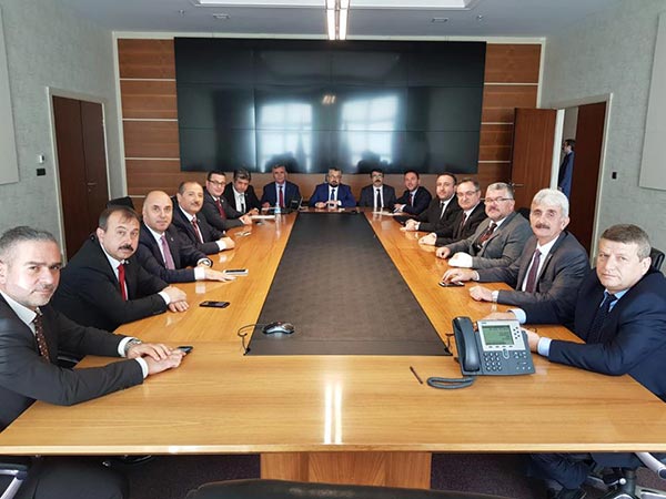 3.-yazi-icin-ak-parti-genel-merkezi-ilce-baskanlari-toplantisi.jpg