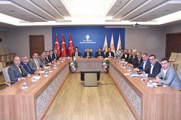 3.-yazi-icin-ak-parti-ilce-baskanlari-toplantisi.jpg