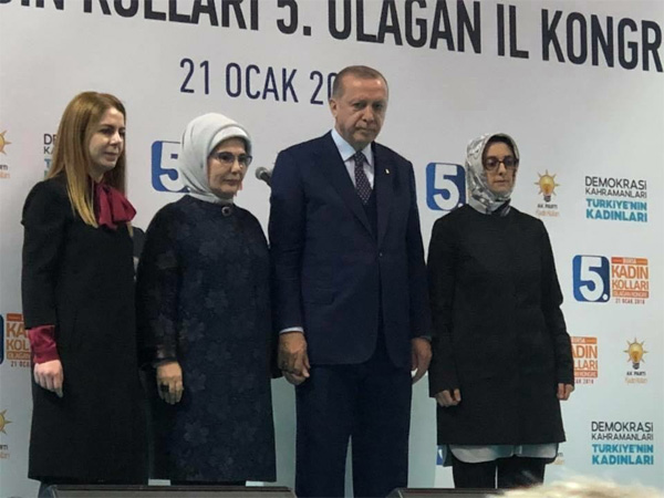 3.-yazi-icin-cumhurbaskani-recep-tayyip-erdogan,-emine-erdogan,-lutfiye-selva-cam,-gulten-kapicioglu.jpg