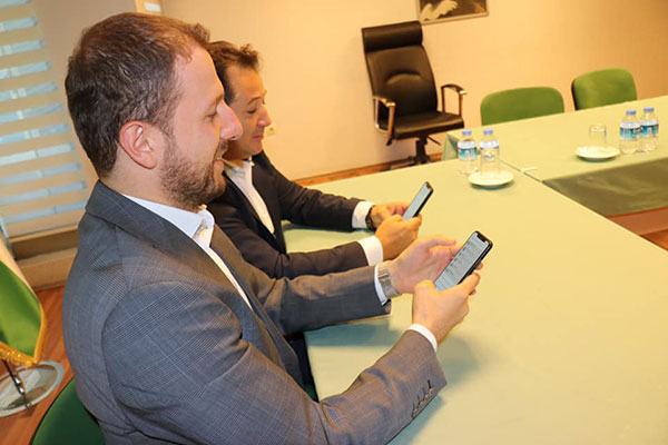 4.-yazi-icin-bursa-milletvekili-ahmet-kilic-ve-bursaspor-baskani-mesut-mestan-sms-kampanyasi.jpg