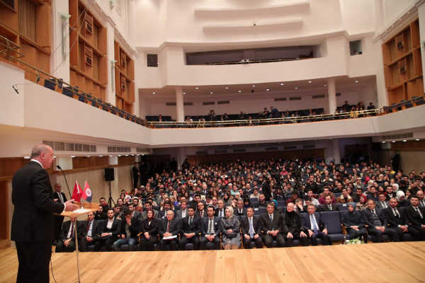 4.-yazi-icin-cumhurbaskani-recep-tayyip-erdogan-bilkent-universitesi-genclerle-bulusma.jpg