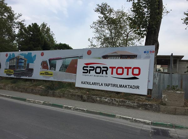 4.-yazi-icin-gursu-sporcu-fabrikasi-spor-toto-panosu.jpg