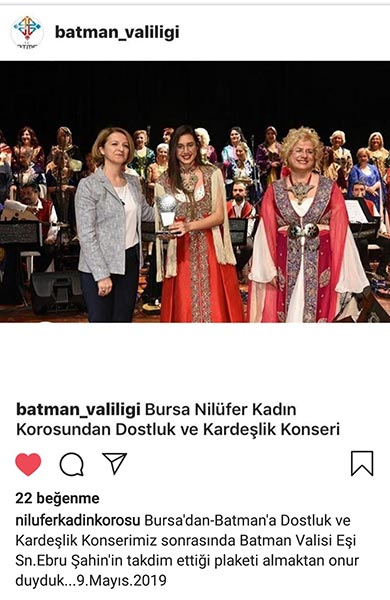4.-yazi-icin-nilufer-kadin-korosu-batman-konseri-plaket.jpg