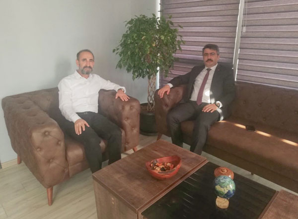 4.-yazi-icin-yildirim-belediye-baskani-oktay-yilmaz-ve-ismail-hakki-edebali.jpg