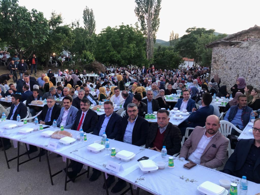 4.-yazi-icin-ytb-degirmendere-iftari-yildirim-belediye-baskani-oktay-yilmaz,-ali-mollasalih,-baskonsolis-murat-omeroglu.jpg