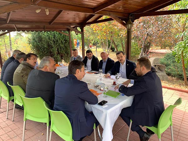 5.-yazi-icin-ak-parti-bursa-milletvekili-dr.-mustafa-esgin-karadeniz-koordinatotleri-toplantisi.jpg