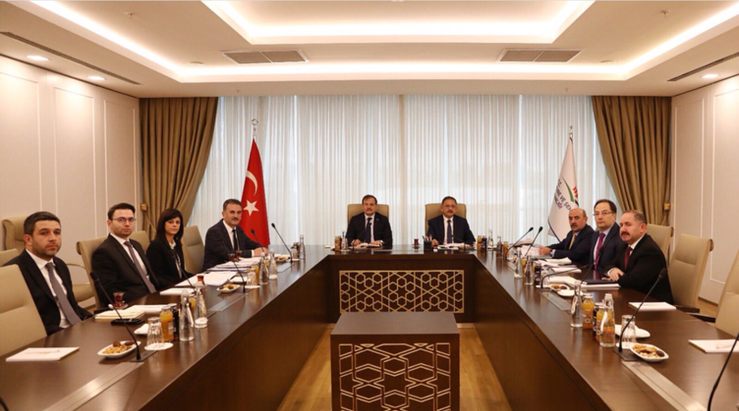 5.-yazi-icin-cevre-ve-sehircilik-bakanligi-gemlik-toplantisi-001.jpg