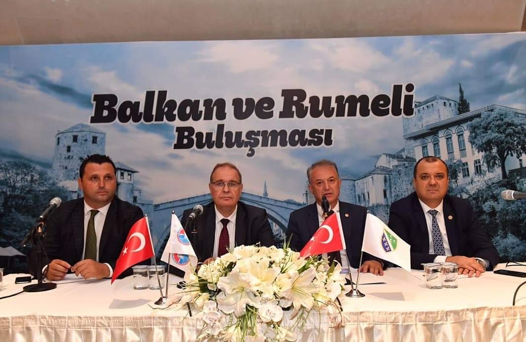 5.-yazi-icin-chp-balkan-masasi,-bursa-milletvekili-prof.-dr.-yuksel-ozkan,-faik-oztrak.jpg