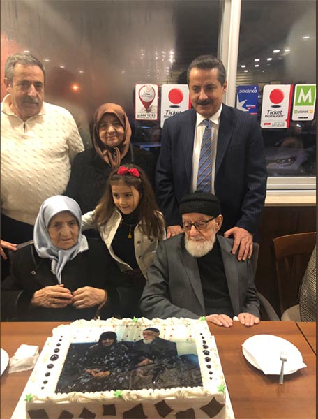 5.-yazi-icin-faruk-celik-ve-abisi-osman-celik,-baba-yasar-celik-ve-anne-hediye-celik.png