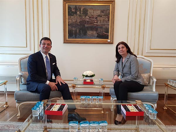 6.-yazi-icin-chp-genel-baskan-yardimcisi-prof.-dr.-lale-karabiyik-ve-istanbul-buyuksehir-belediye-baskani-ekrem-imamoglu.jpg