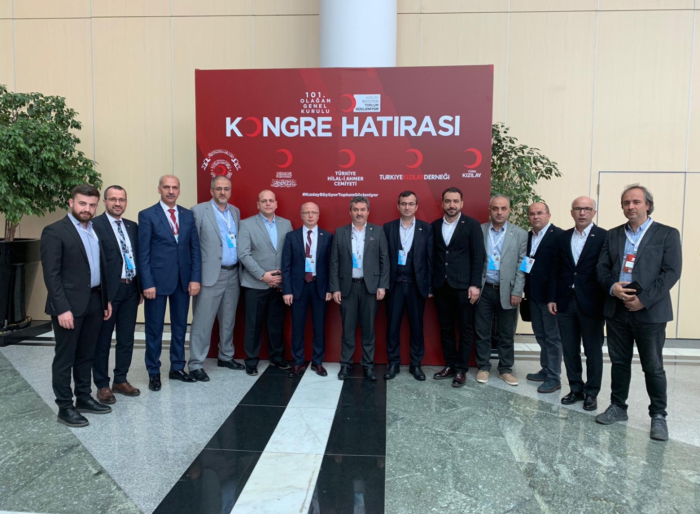 6.-yazi-icin-kizilay-bursa-ekibi-genel-merkez-kongresinde.jpg