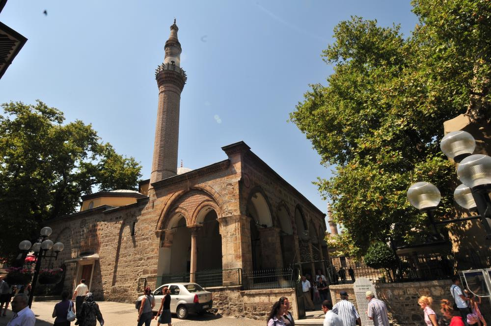 gazi-orhan-camii.jpg
