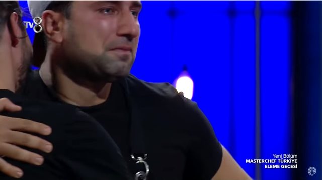 masterchef-yasin-yarismadan-elenmedigini-duyunca-12619981_7855_m.jpg