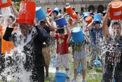 Bir kova buz`a katıldı elektrik çarptı