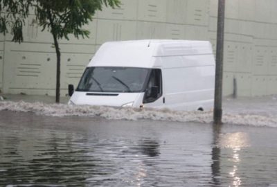 Bursa`da yağmur hayatı olumsuz etkiledi