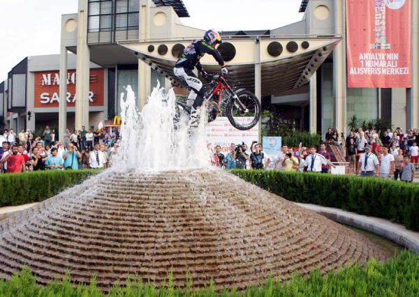 Lampkin’den nefes kesen şov