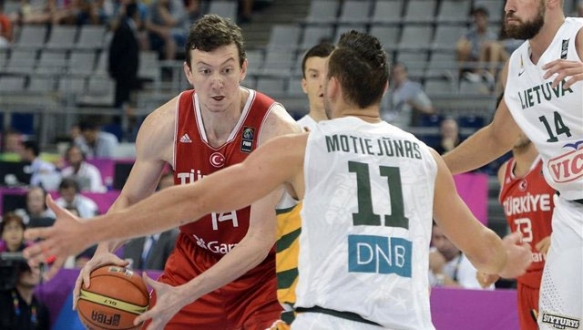 FIBA Dünya Kupası çeyrek final mücadelesinde Türkiye, Litvanya`ya 73-61`lik skorla