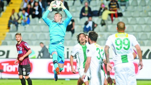 6 yıl sonra yerli kaleci 6 yıl sonra yerli kaleci