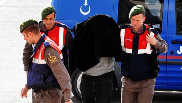 `Başka erkeklerle ilişkisi beni çıldırttı` `Başka erkeklerle ilişkisi beni çıldırttı`