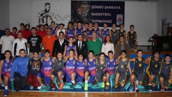 Yeşimspor tarafından düzenlenen turnuvada şampiyon organizasyon sahibi Yeşimspor olurken, Çakır