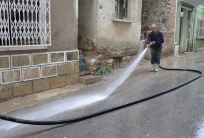 Gemlik caddeleri temizlendi