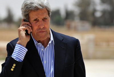 Kerry`nin uçağı yine arızalandı