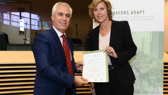 Bozbey`den tarihi imza