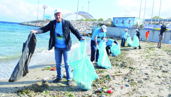 Denizden balıktan başka her şey çıktı Denizden balıktan başka her şey çıktı