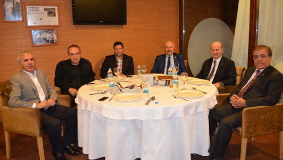 AK Partili tüm başkanlar aynı masada