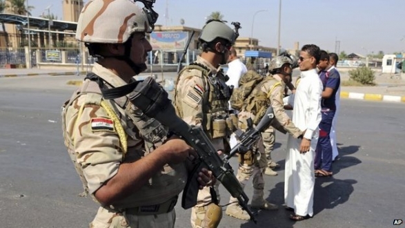 Camiye bombalı saldırı: 21 ölü Camiye bombalı saldırı: 21 ölü