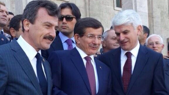 Yenişehir heyetinden Başbakan`a hediye Yenişehir heyetinden Başbakan`a hediye