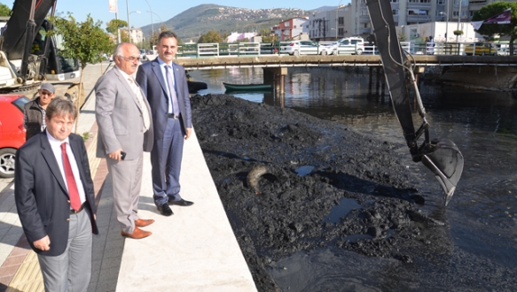 Karsak Deresi temizleniyor