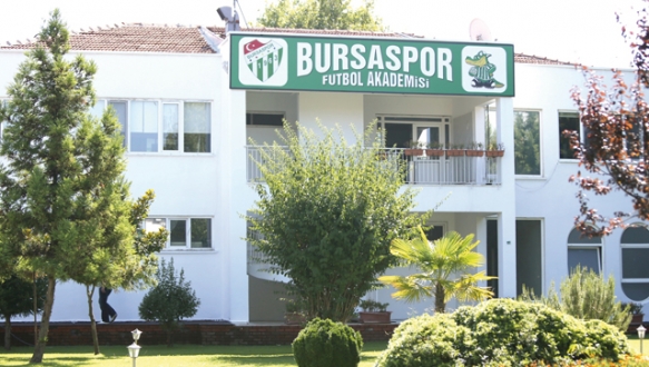 Kadro dışı bırakılan isimlere büyük paralar ödenirken, piyasa değerleri 13