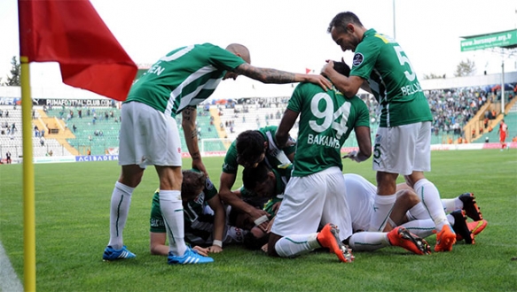 Timsah, Balıkesir’de moral peşinde Timsah, Balıkesir’de moral peşinde